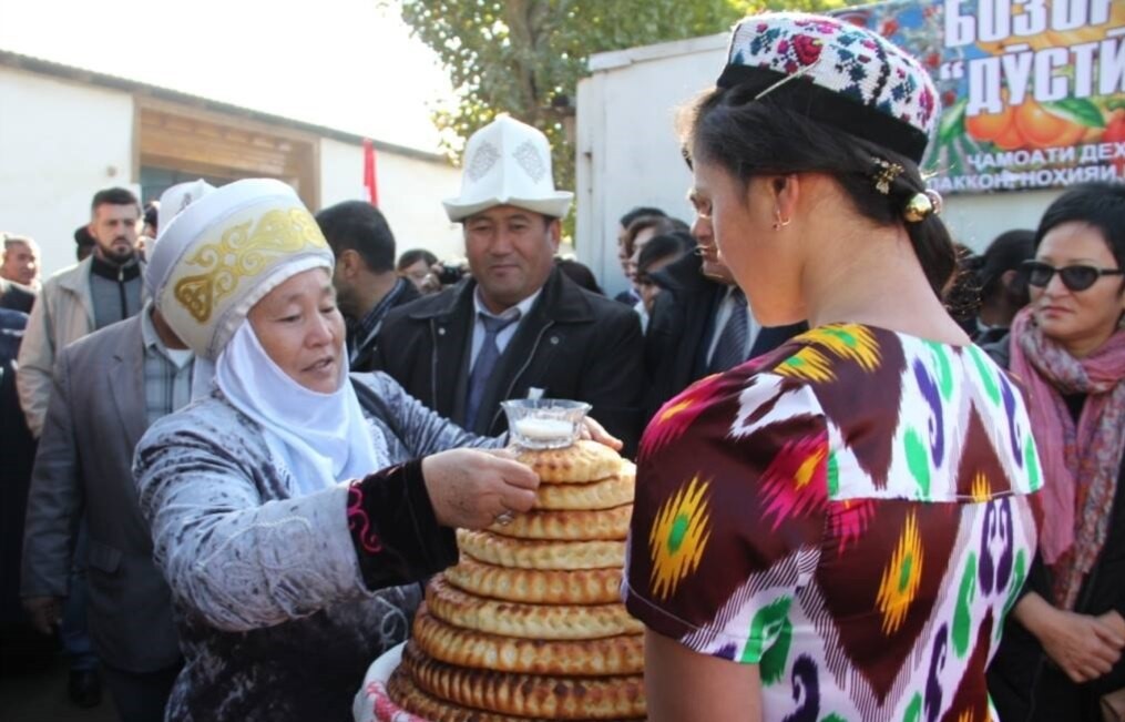 At the water festival on the border of Isfara (Tajikistan) and Batken (Kyrgyzstan). Photo: Internews