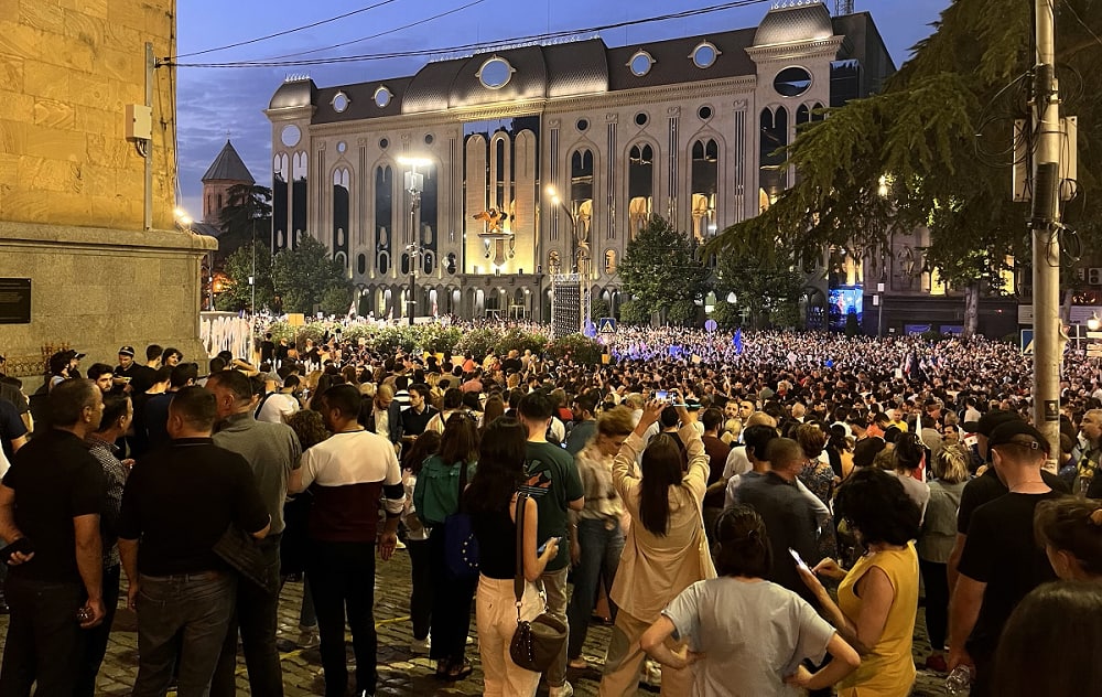 Митинг в Тбилиси по вопросу ускорения интеграции Грузии в Евросоюз. Фото автора. 