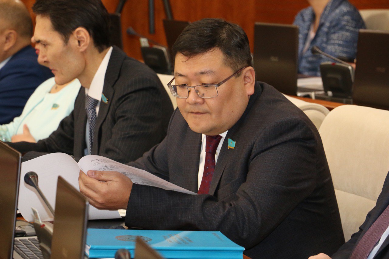 Kazakhstan Deals with Bloggers: How They Will be Controlled - CABAR.asia