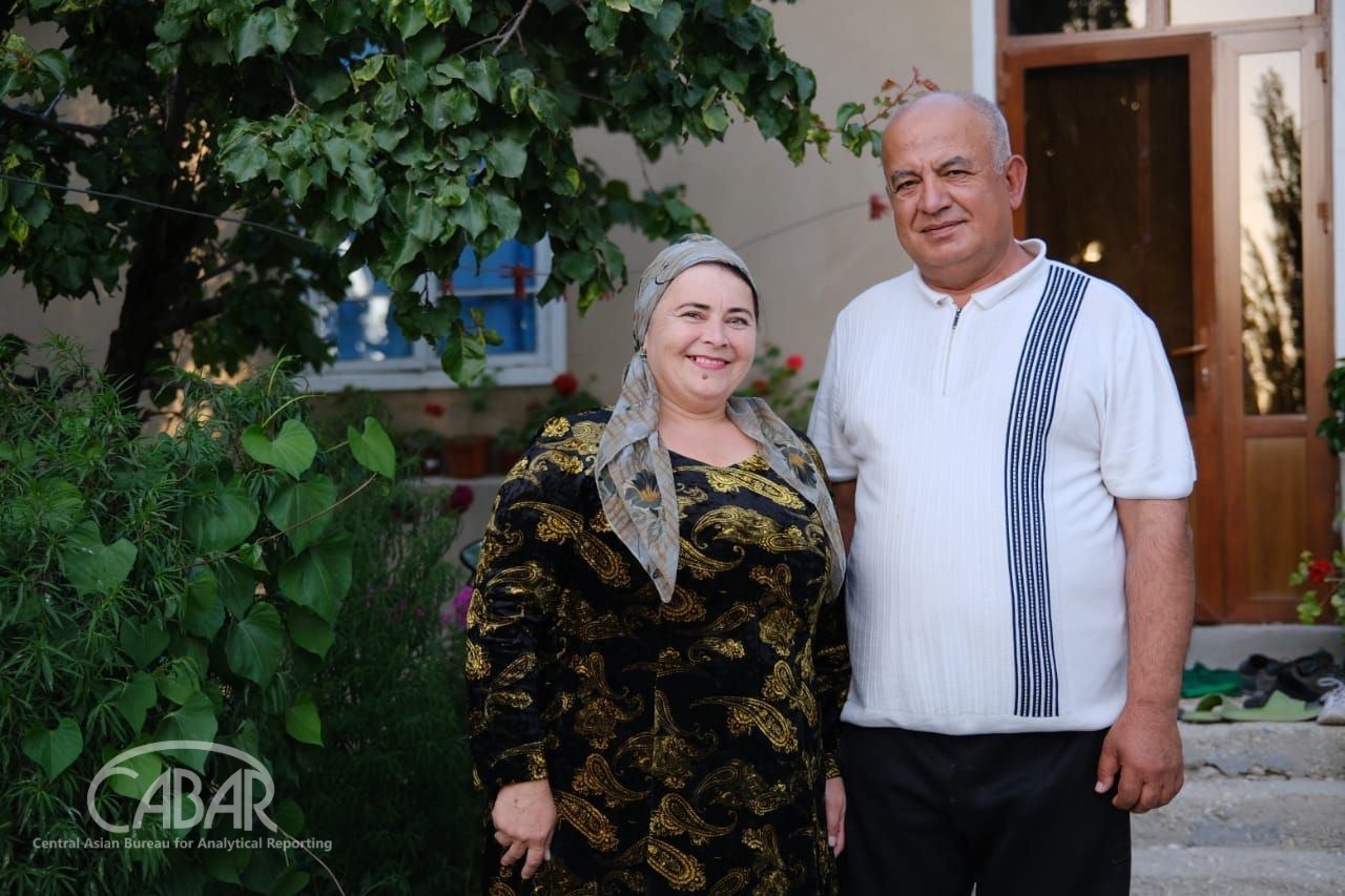 Shodikul Makhmadyorov with his wife. Photo by CABAR.asia