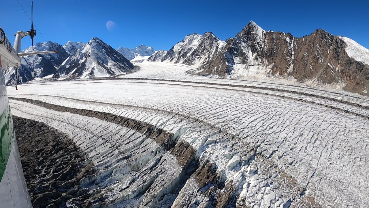 Glacier Vanjakh (Fedchenko). Photo by: Kamoliddin Nazirov.